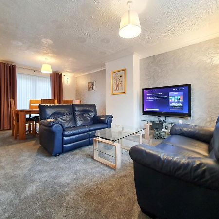 3 Bedroom House Amazon M90 Dunfermline Edinburgh Exterior photo